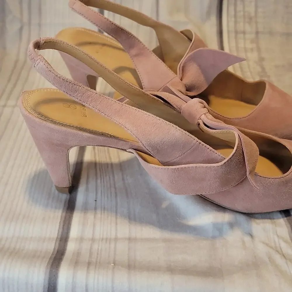 Bill Blass Billie suede bow pumps size 10